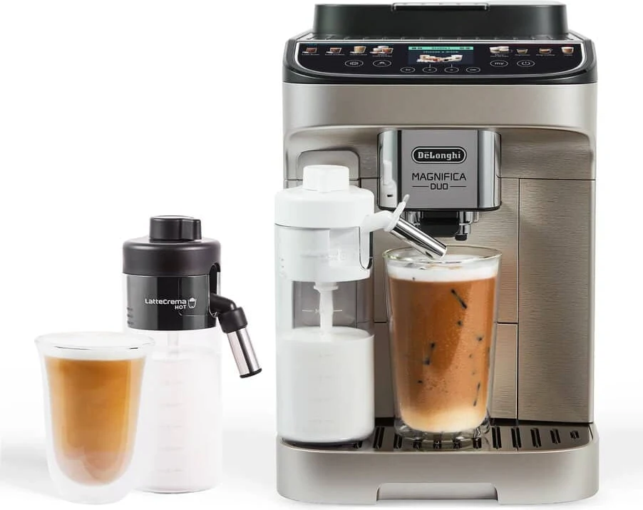 De'Longhi Magnifica Duo super-automatic machine with its milk carafe